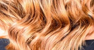 Le balayage miel : Détails sur la couleurs de cheveux balayage miel