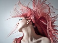 Cheveux roses : nos conseils pour obtenir la coloration la plus tendance du moment cheveux roses