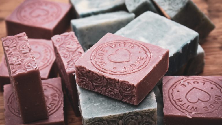 Un savon au lait de chèvre pour prendre soin de sa peau