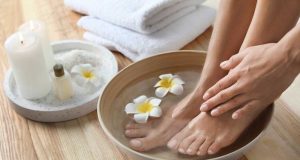Bain de pieds relaxant : 3 recettes naturelles de grand-mère bain de pieds