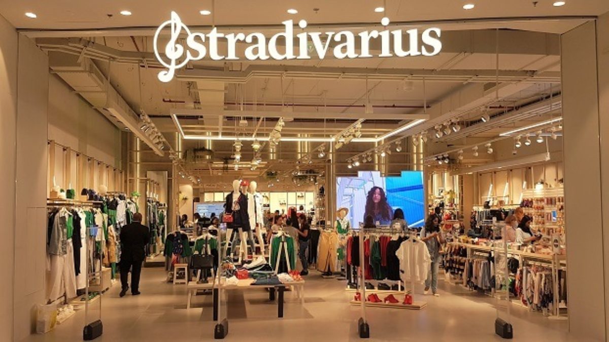 Le blazer coloré Stradivarius que toutes les femmes voudront porter !