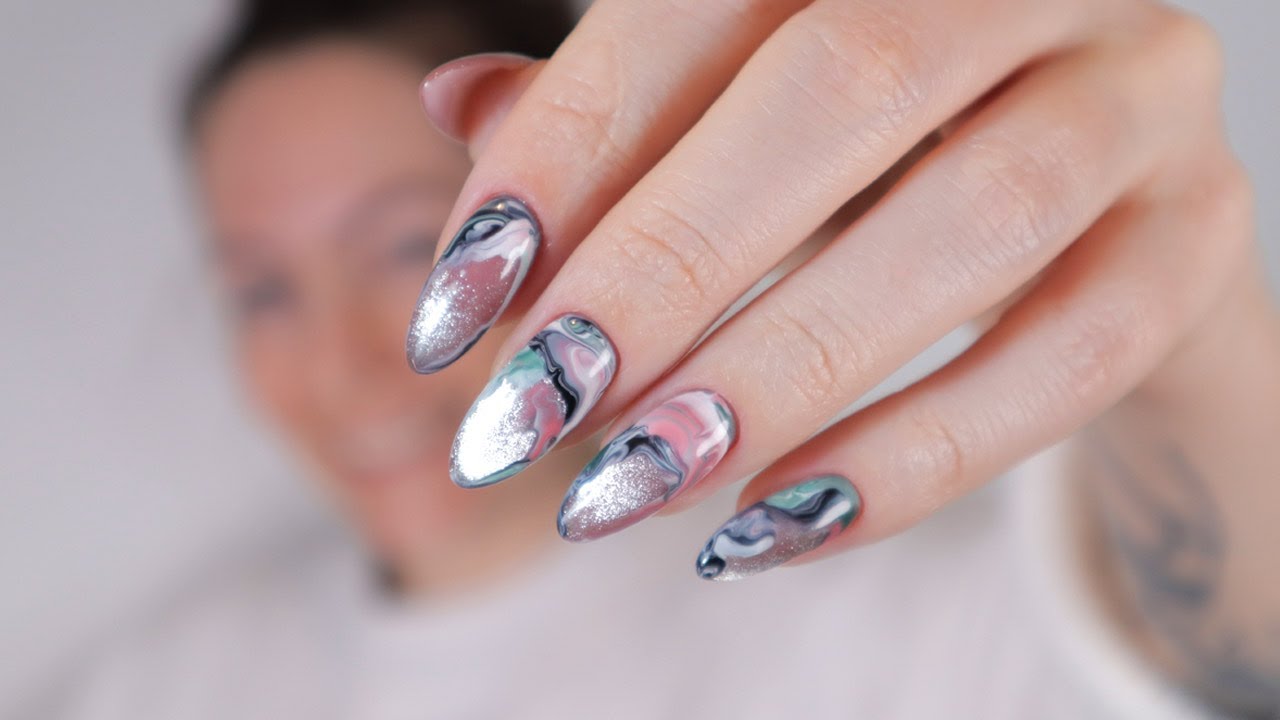Ongles effet cat eye : la nouvelle tendance nail art 2022 que vous allez adorer !