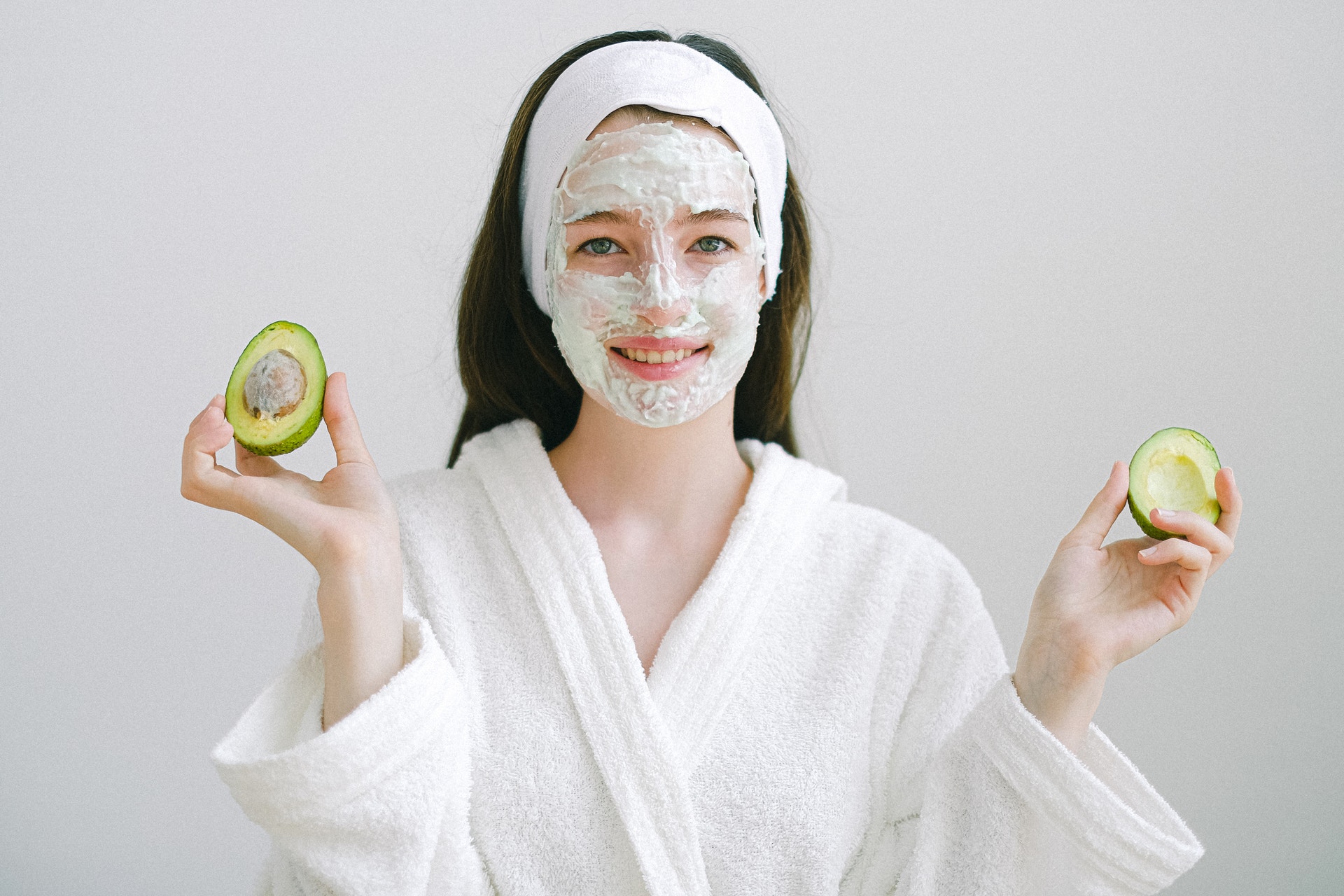 5 recettes de masque pour visage à base d’avocat à absolument essayer