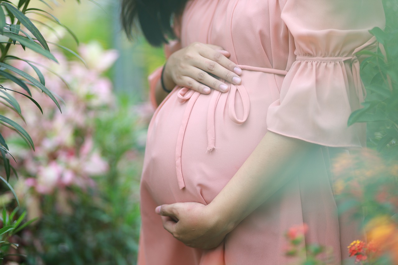 5 tendances mode pour les femmes enceintes