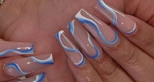 Manucure Wavy : quelle est cette nouvelle tendance de vernissage ? manucure Wavy