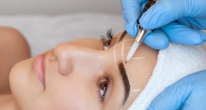 Microshading : guide sur cette technique de maquillage des sourcils microshading