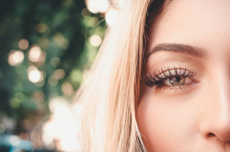 6 techniques pour faire pousser ses cils