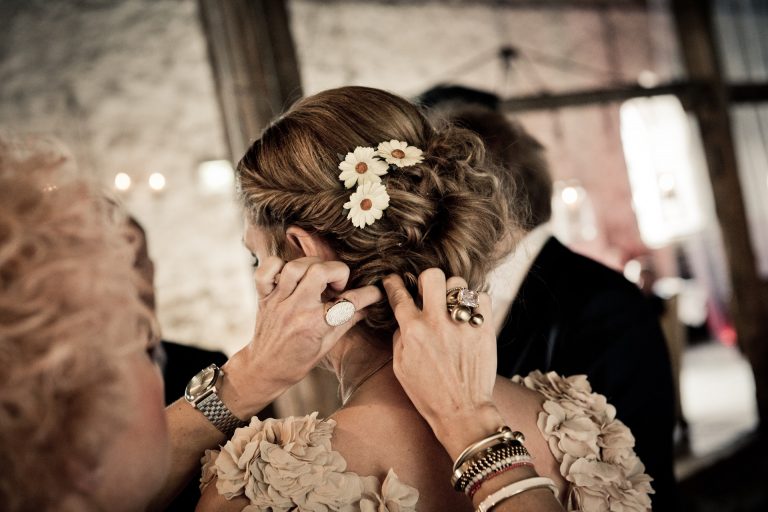 Quelle coiffure de mariée choisir cet été?