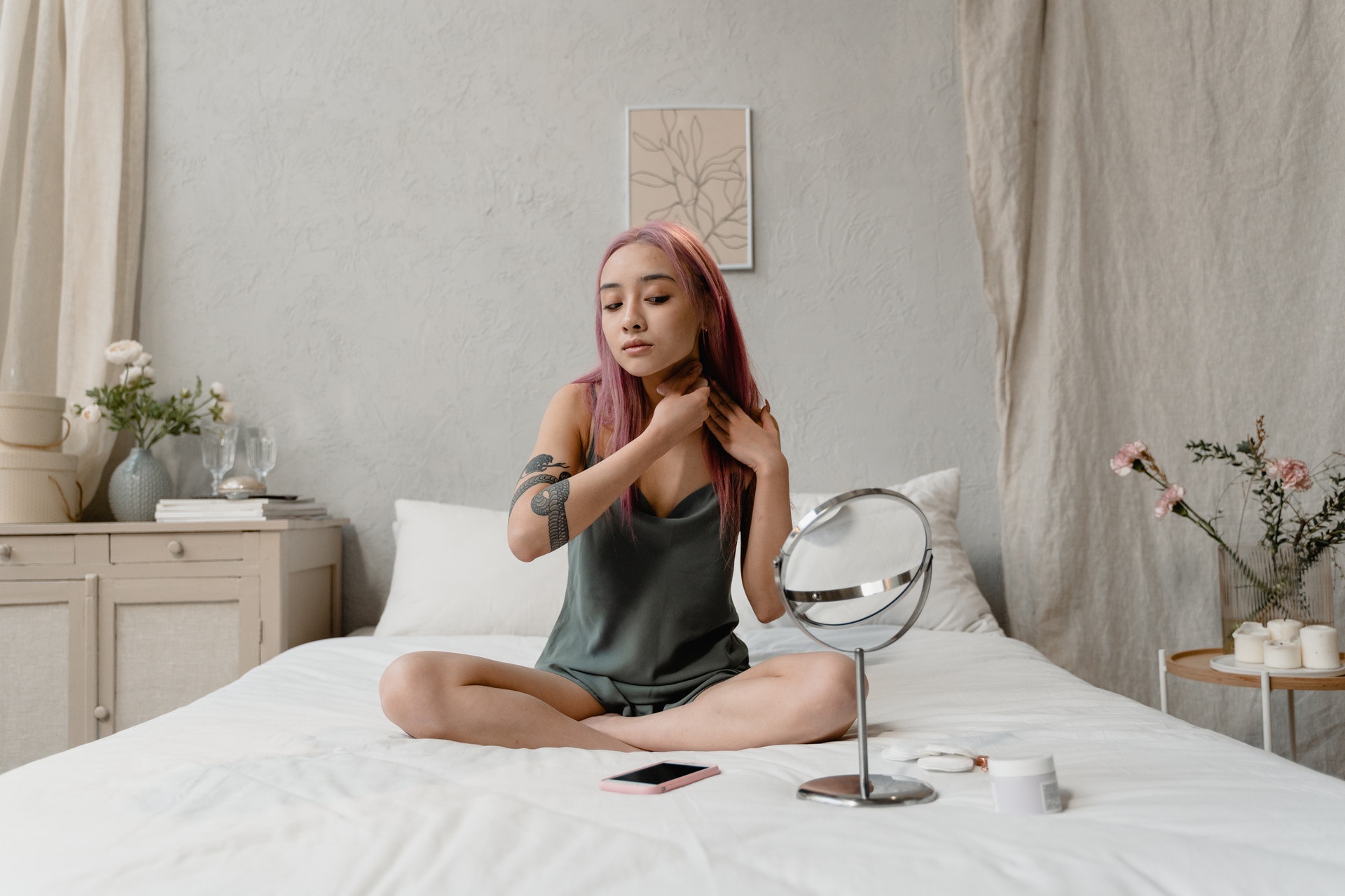 Les meilleures façons de rajeunir son cou et décolleté sans chirurgie