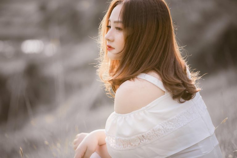 Astuces pour avoir des cheveux lisses sans chaleur
