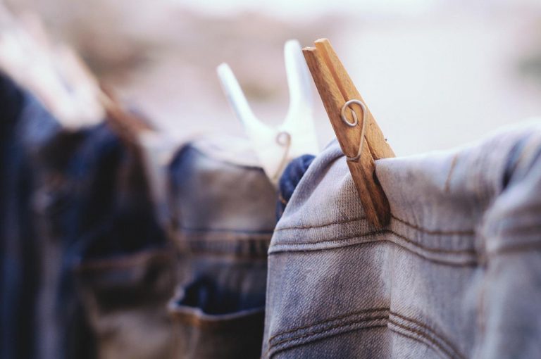 Pourquoi vous devez laver vos jeans à l’envers ?