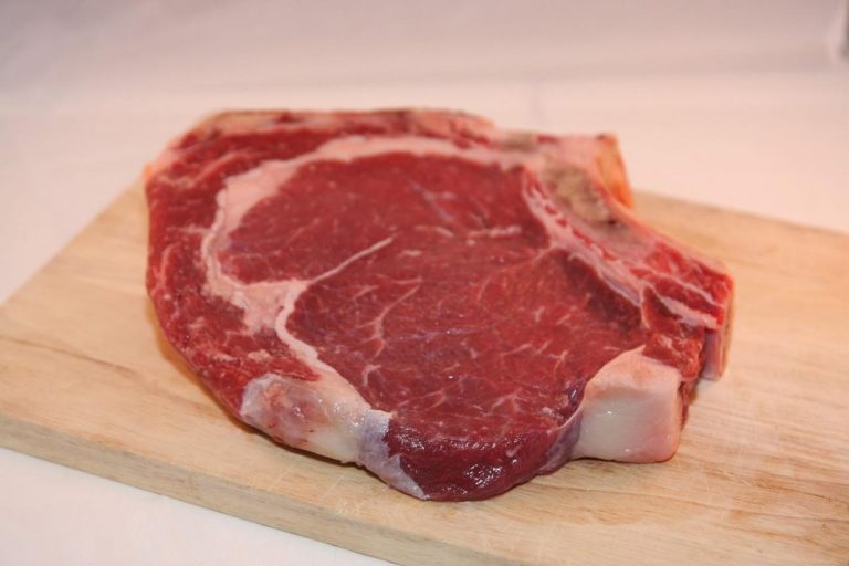 Faut-il laver sa viande avant de la cuire ?