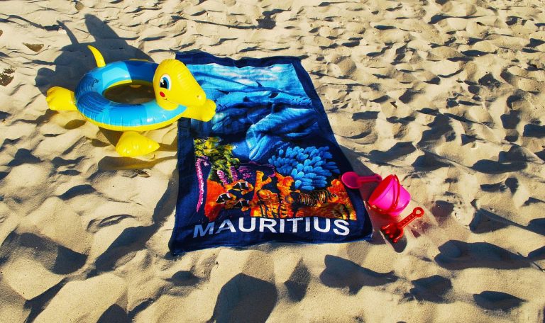 Comment laver vos serviettes de plage sans les abîmer ?
