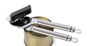 Comment ouvrir une boite de conserve sans ouvre-boîte ! ouvrir une boite de conserve sans ouvre-boîte