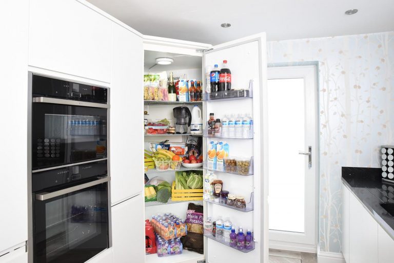 Pourquoi vous devez arrêter de ranger la mayonnaise dans la porte du frigo !