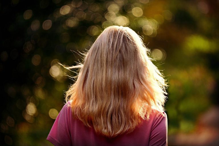Eclaircir ses cheveux à la maison ? Oui, c&rsquo;est possible et facile !