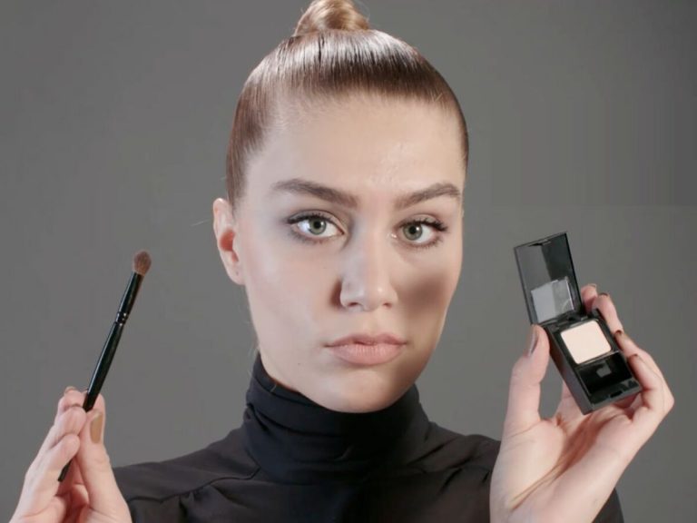 Maquillage : La couleur d’ombre à paupières à adopter d’urgence !