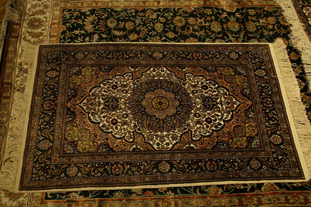 3 astuces pour retirer les tâches de votre tapis !