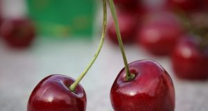 Enlever une tache de cerise : Astuces de grand-mère comment enlever une tache de cerise