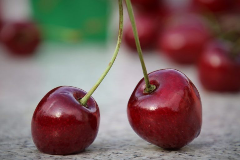 Enlever une tache de cerise : Astuces de grand-mère
