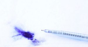 Enlever une tache de stylo sur du cuir – Astuces de grand-mère enlever une tache de stylo sur du cuir