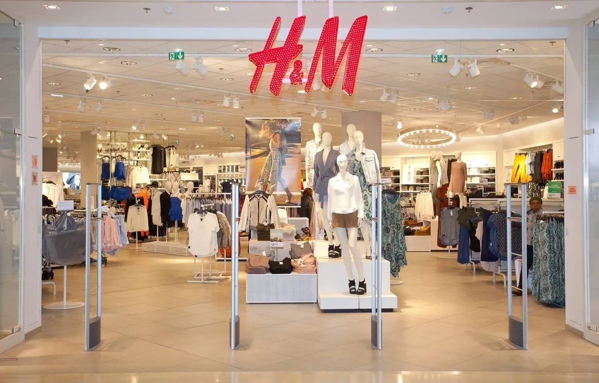 Ce pantalon H&M en cuir va vous faire de l’oeil !