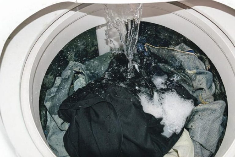 Comment rattraper un vêtement déteint – 5 astuces de grand-mère