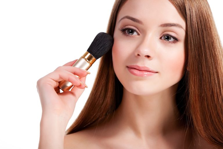 La meilleure technique pour appliquer votre blush
