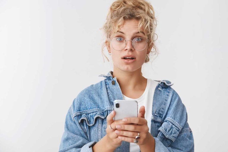 Messy Bun : Bella Hadid relance cette coiffure oubliée !