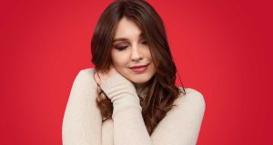 Side Bangs : Cette frange des années 2000 est de retour Side Bangs