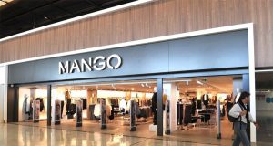 Cet ensemble Mango corail va mettre de la couleur dans votre dressing ! ensemble Mango corail