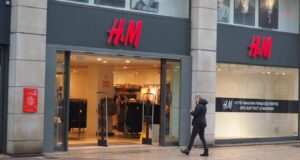 Ce bustier H&M sera la star de votre dressing pour les beaux jours bustier H&M