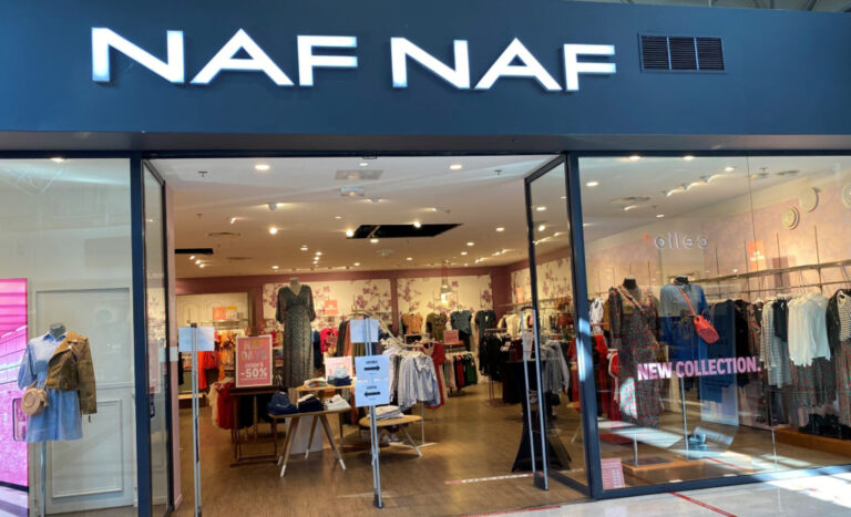 Cette robe en crochet Naf Naf est la pièce tendance de l’été