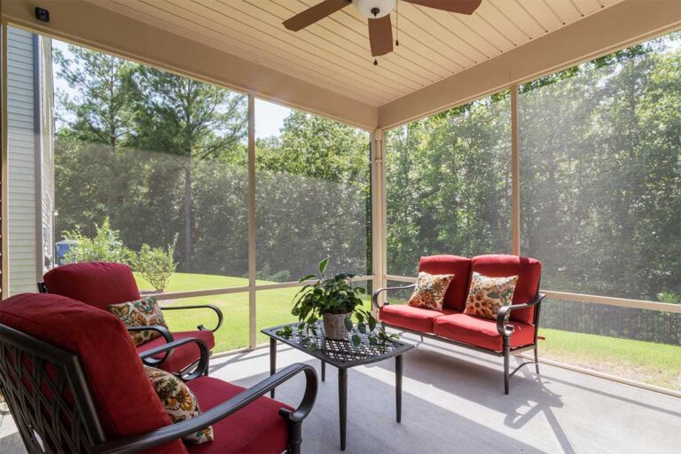 Comment transformer votre abri de jardin en espace détente ?