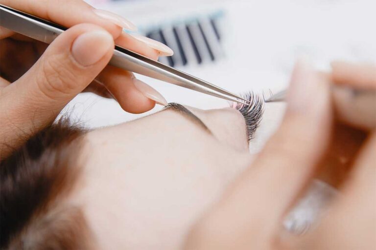 Pourquoi opter pour une formation en extension de cils ?
