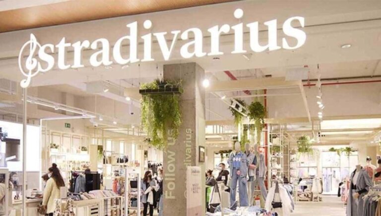 Vous ne pourrez pas partir en vacances sans cette jupe blanche Stradivarius