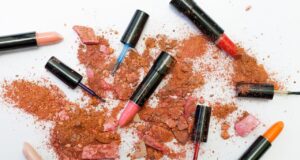 Comment choisir la couleur de rouge à lèvres parfaite pour votre teint ? Beaucoup de rouges à lèvres