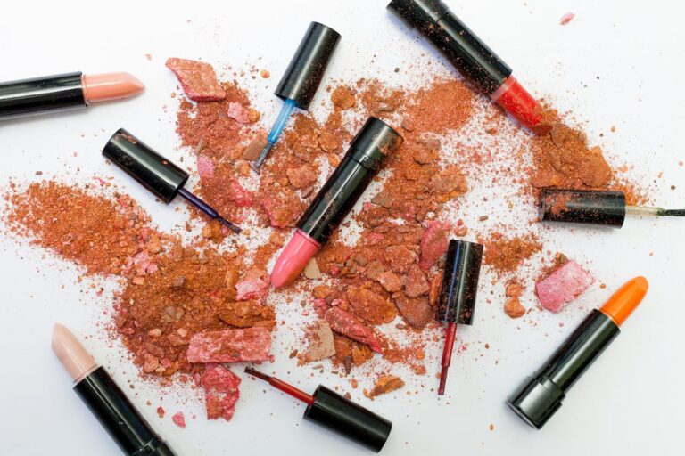 Comment choisir la couleur de rouge à lèvres parfaite pour votre teint ?