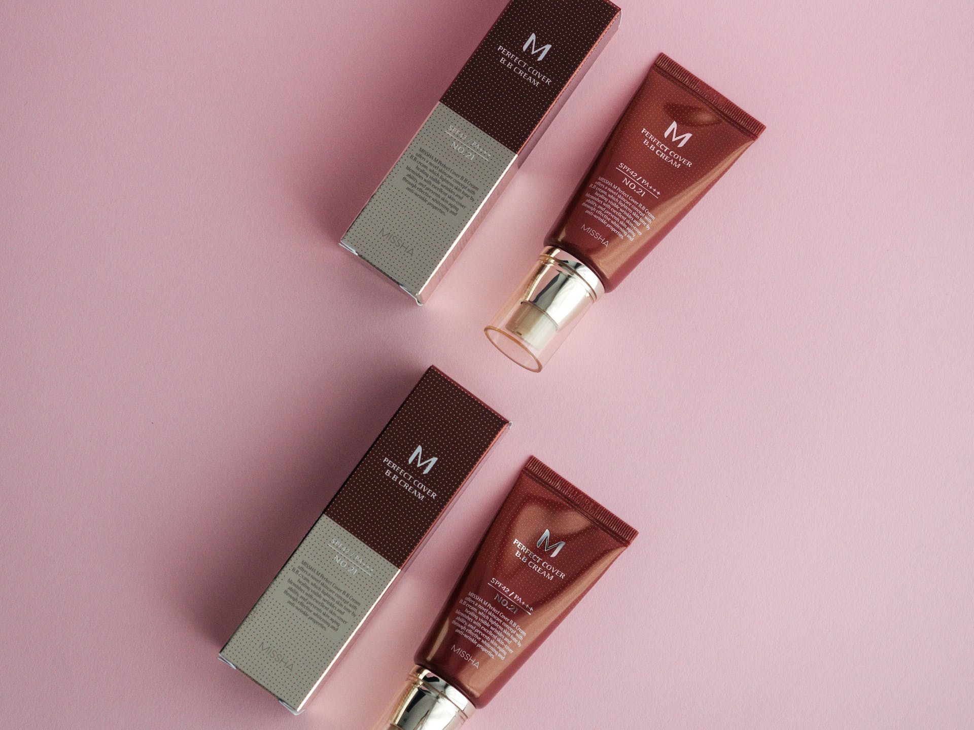 Comment choisir entre un fond de teint liquide, crème, poudre ou spray ?
