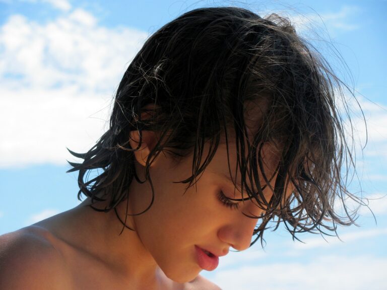 3 recettes de masque pour hydrater vos cheveux cet été