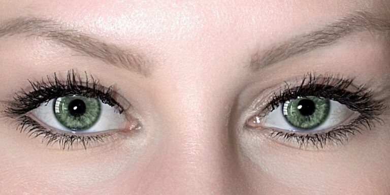 Les styles de maquillage des yeux à adopter pour un été glamour