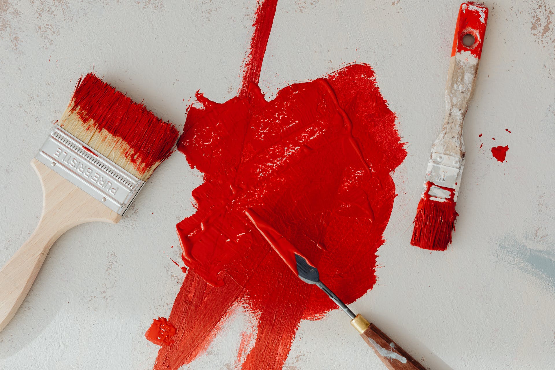 rouge en peinture