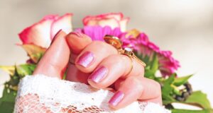 Les produits indispensables pour les ongles cet été produits indispensables