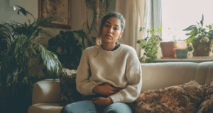 Comprendre l’endométriose : symptômes, diagnostic et traitement