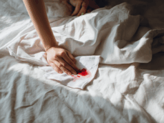 Enlever les taches de sang menstruel : solutions pratiques et efficaces