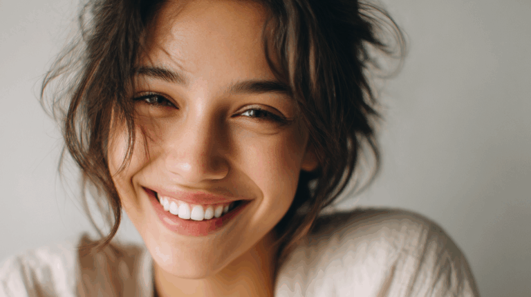 Souriez naturellement : 5 astuces pour des dents plus blanches sans produits chimiques