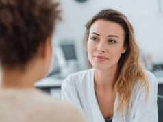 Tout savoir sur les pertes blanches abondantes : est-ce vraiment normal ?