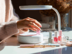 Lampe LED ou lampe UV : la battle pour des ongles toujours au top