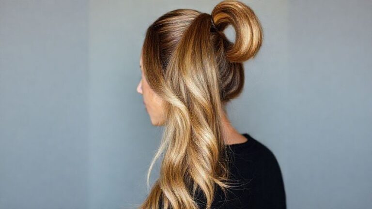 Cheveux longs : la queue-de-cheval pimpée s’annonce comme le must-have de l’automne 2025 !