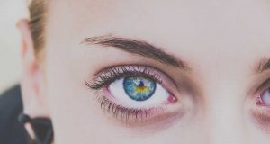 Épilation des sourcils : les secrets d’un regard parfait à la maison (même sans RDV en institut) épilation des sourcils